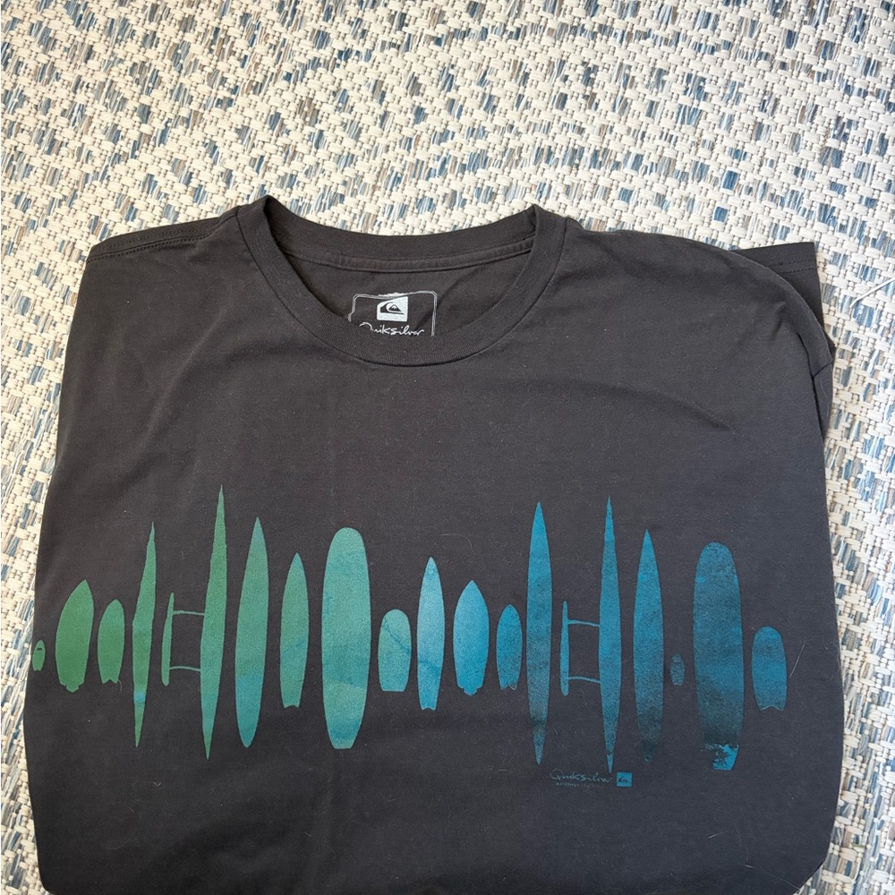 Quiksilver Black and Teal Graphic Tee